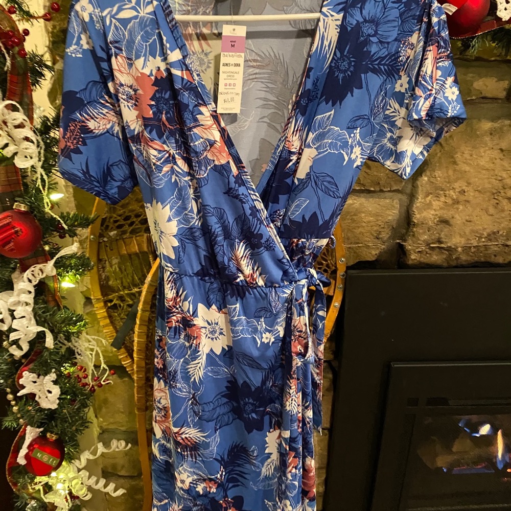 Agnes and Dora floral M blue wrap dress new w/tags